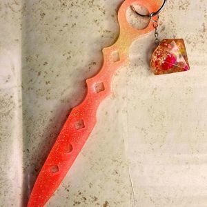 Glow in the dark self defense keychain